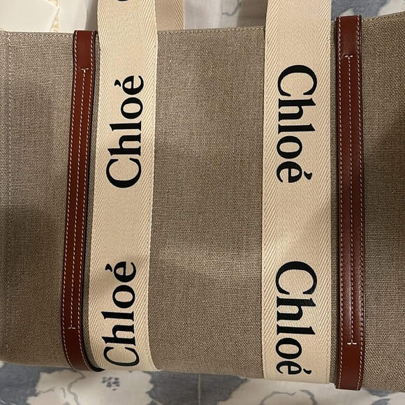 Chloe Medium Woody Tote - Picture 14 of 16